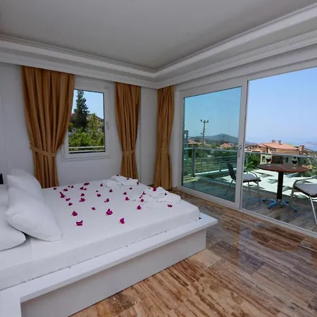 Seaview 4 Bedroom - 1167 *